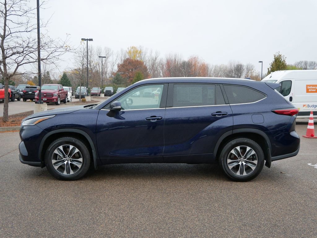 Thumbnail: 2021 Toyota Highlander - 18