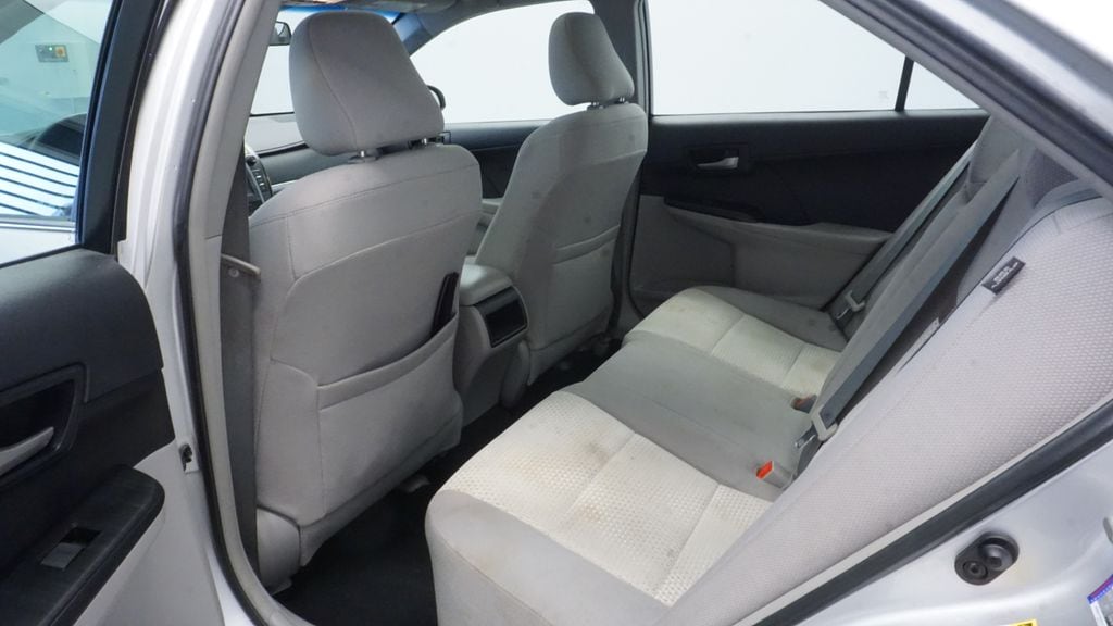 Thumbnail: 2013 Toyota Camry - 23