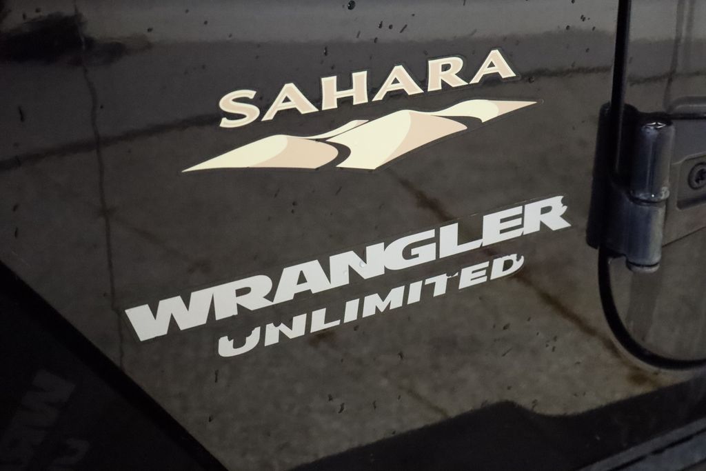 Thumbnail: 2011 Jeep Wrangler - 13