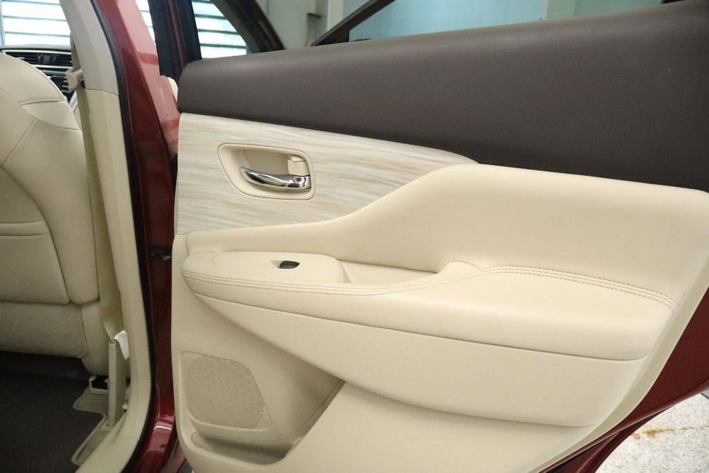 Thumbnail: 2015 Nissan Murano - 25
