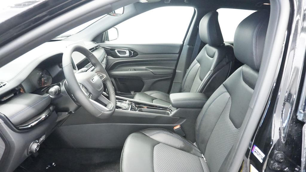 Thumbnail: 2026 Jeep Compass - 30