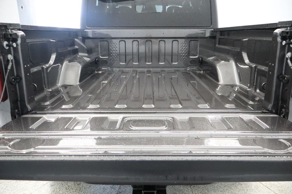Thumbnail: 2026 Jeep Gladiator - 21