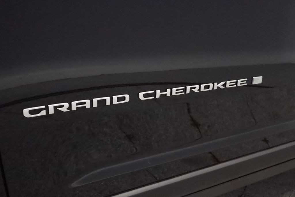 Thumbnail: 2026 Jeep Grand Cherokee - 7