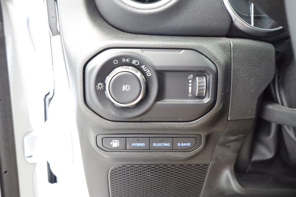 Thumbnail: 2023 Jeep Wrangler - 28