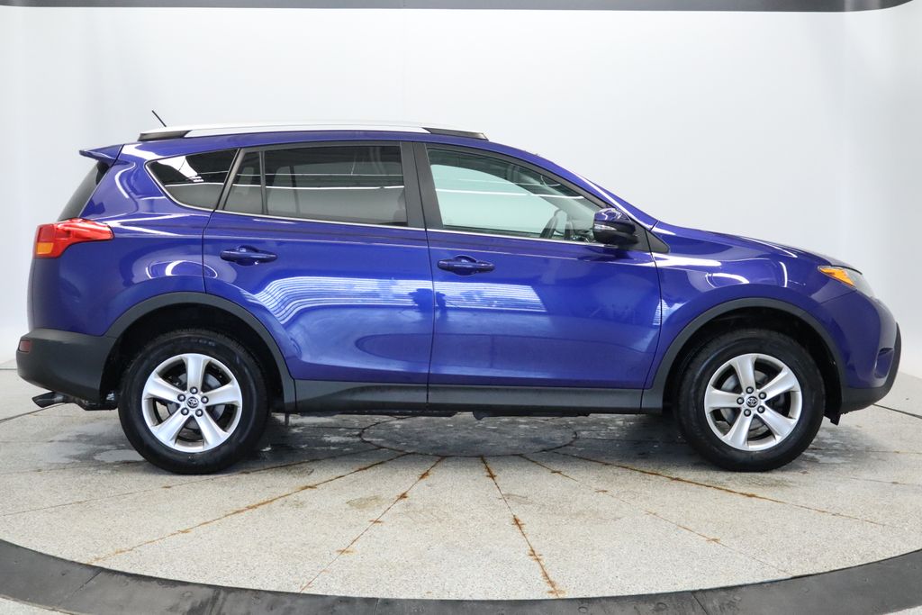 Thumbnail: 2015 Toyota RAV4 - 8