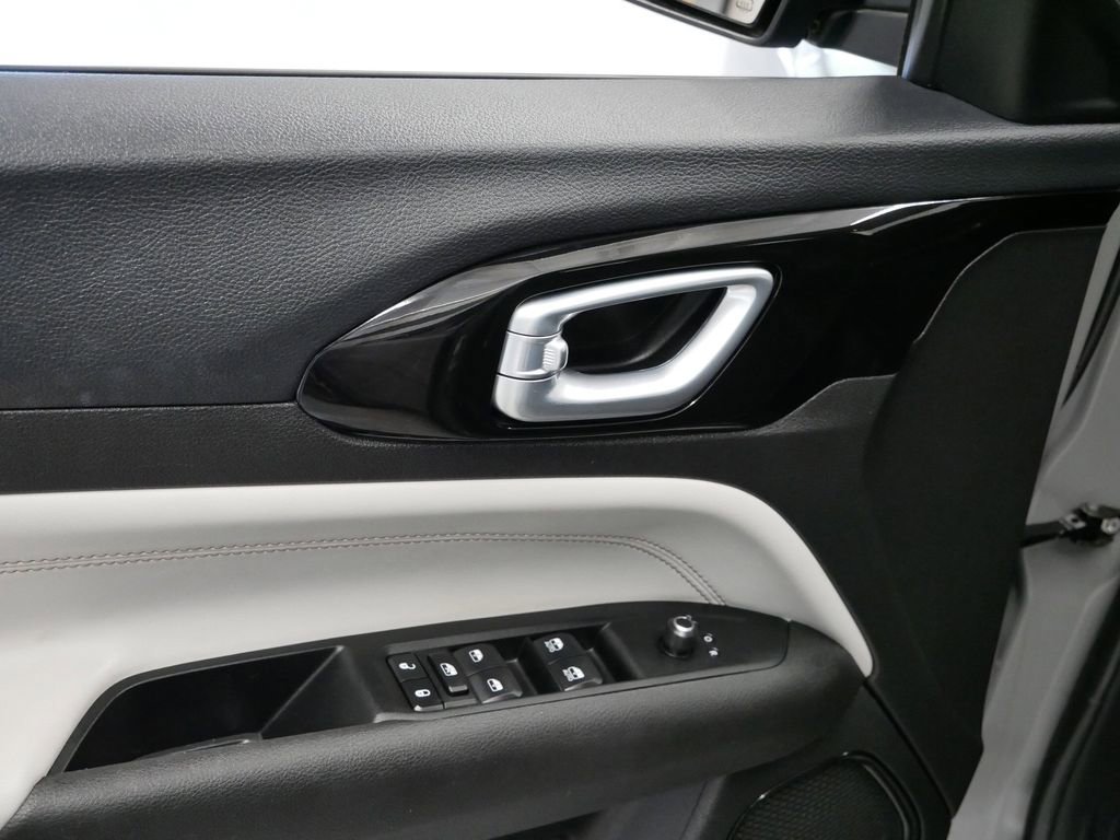 Thumbnail: 2022 Jeep Compass - 6