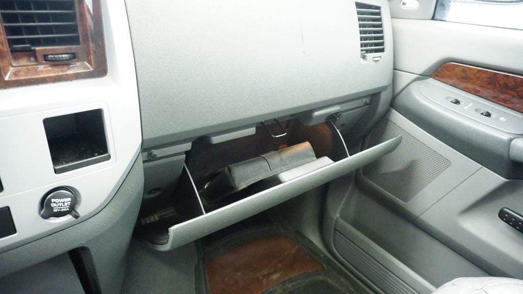 Thumbnail: 2008 Dodge Ram 1500 - 29