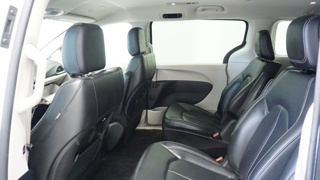 Thumbnail: 2024 Chrysler Pacifica - 22