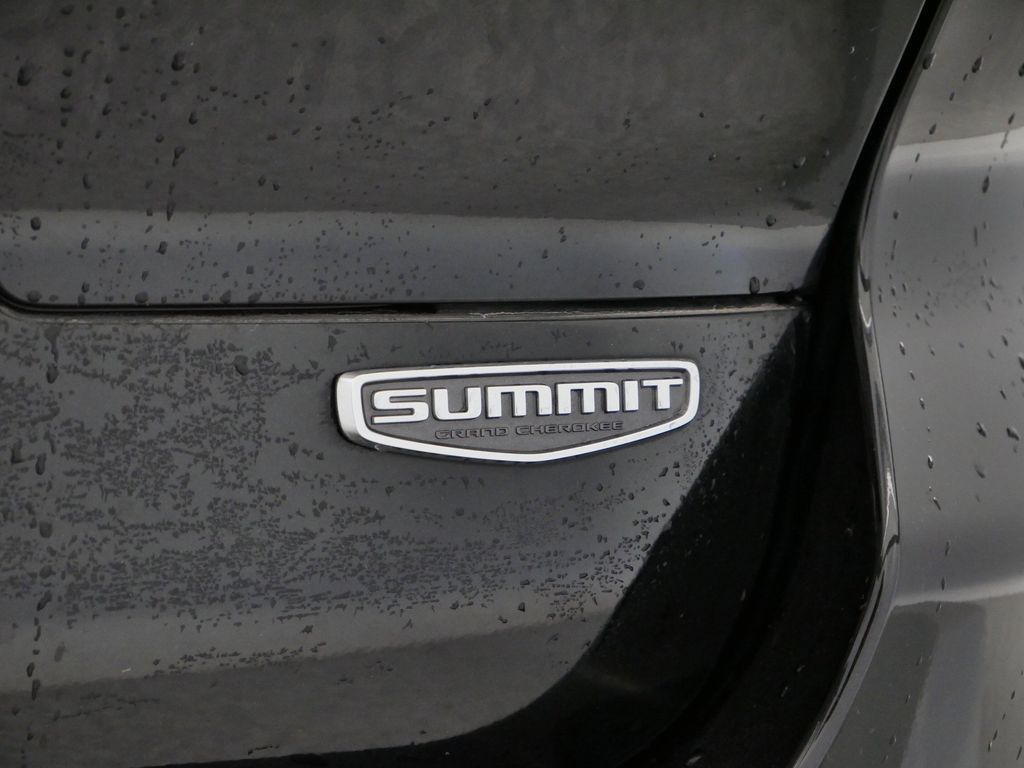 Thumbnail: 2022 Jeep Grand Cherokee L - 21