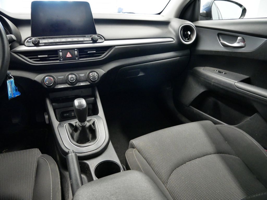 Thumbnail: 2021 Kia Forte - 21