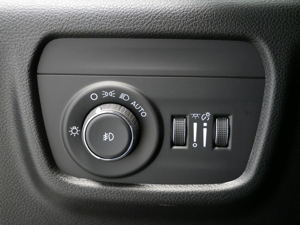 Thumbnail: 2025 Jeep Grand Cherokee - 23