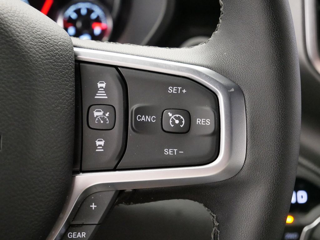 Thumbnail: 2025 RAM 1500 - 25