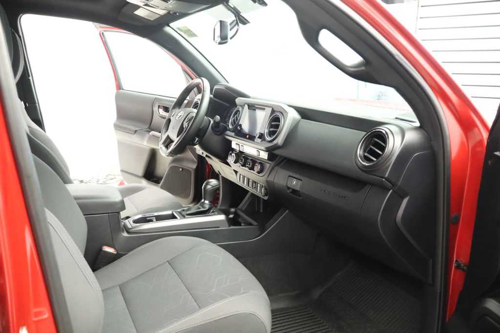 Thumbnail: 2017 Toyota Tacoma - 29