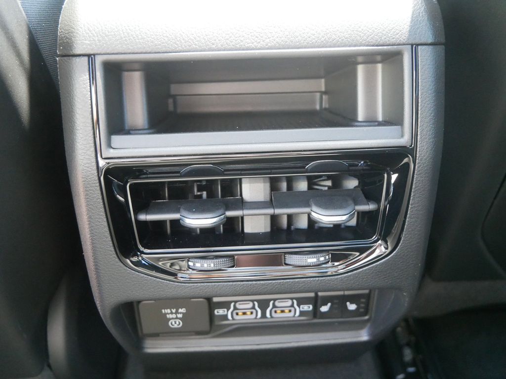 Thumbnail: 2025 Jeep Grand Cherokee - 21