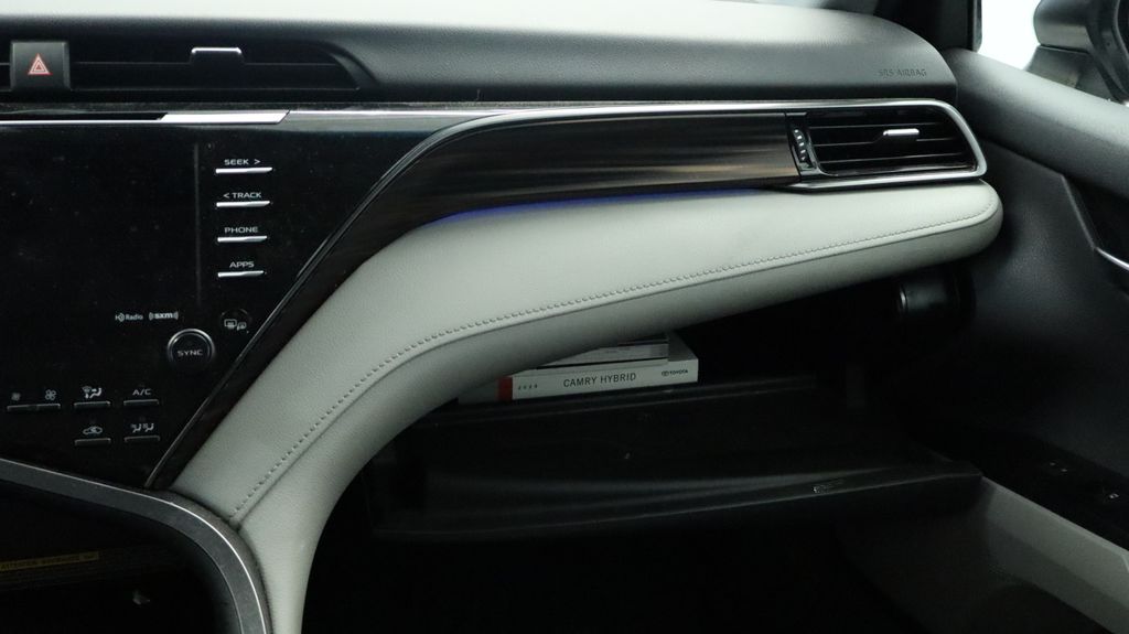 Thumbnail: 2020 Toyota Camry - 21