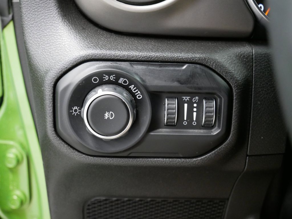 Thumbnail: 2019 Jeep Wrangler - 12