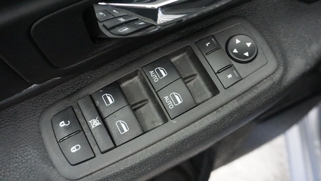 Thumbnail: 2022 RAM 1500 Classic - 26