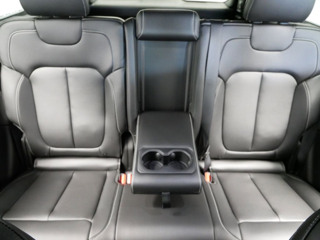 Thumbnail: 2025 Jeep Grand Cherokee - 21