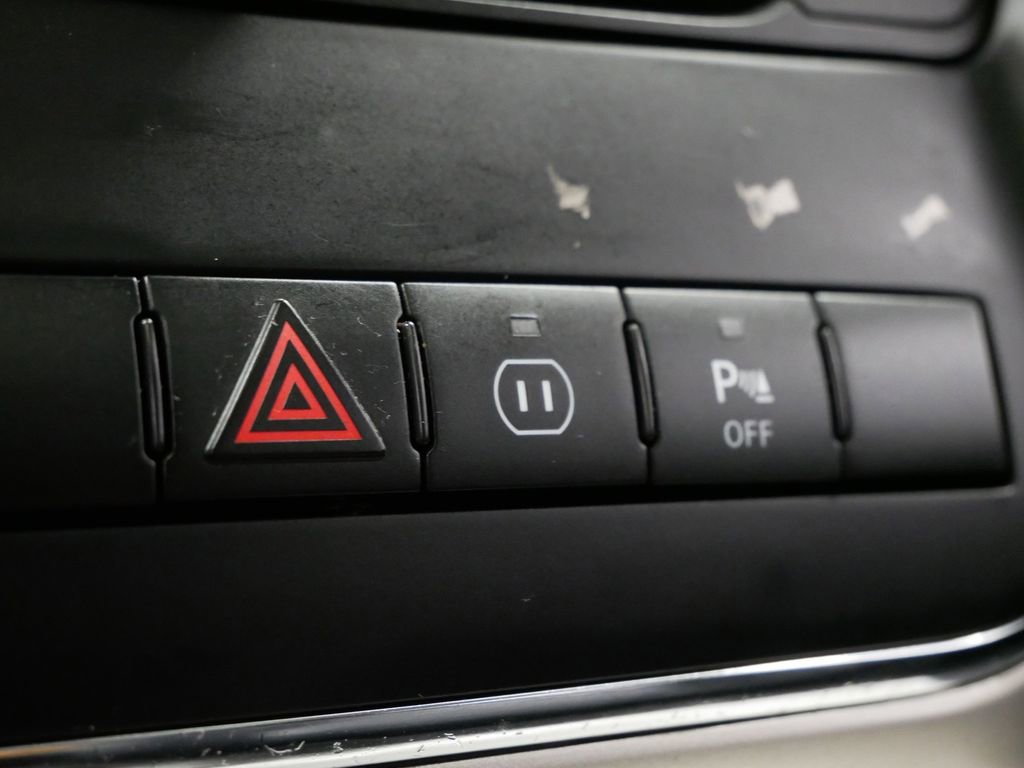 2012 Jeep Grand Cherokee Laredo 34