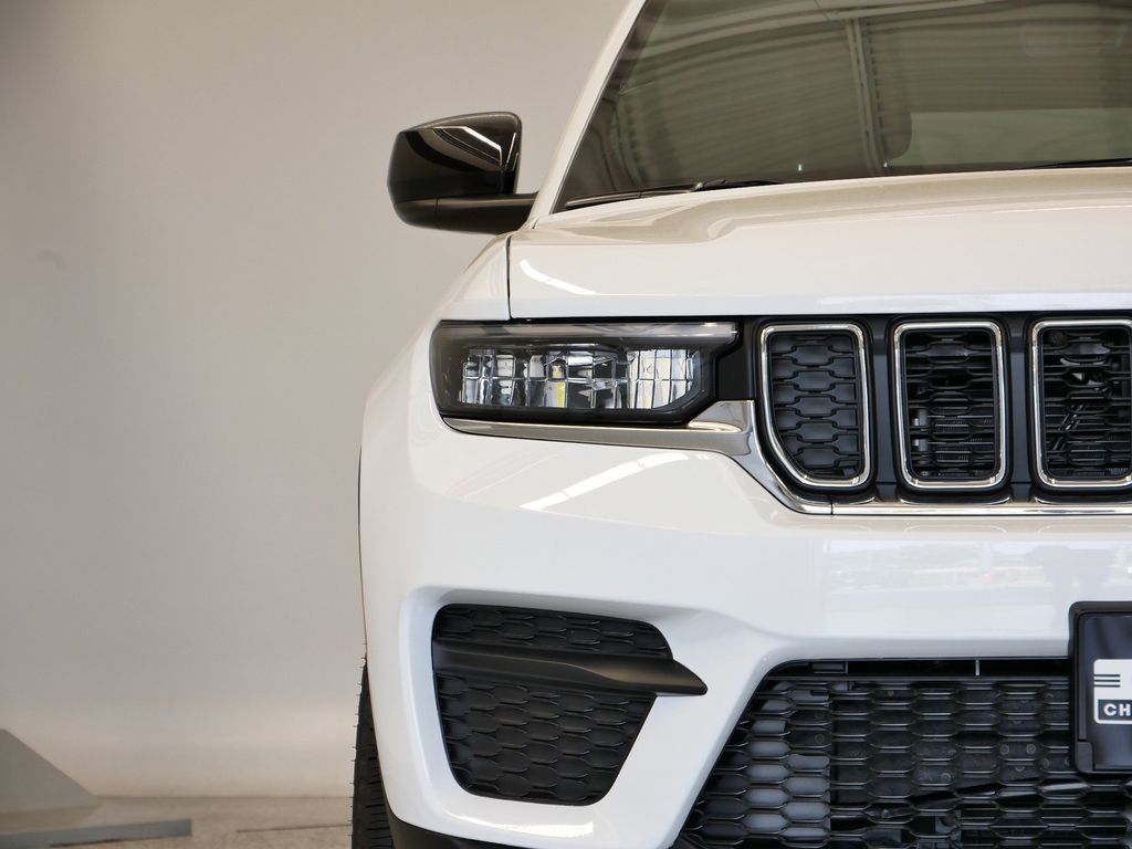 Thumbnail: 2025 Jeep Grand Cherokee - 49