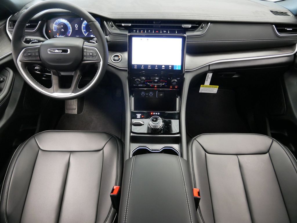 Thumbnail: 2025 Jeep Grand Cherokee - 34