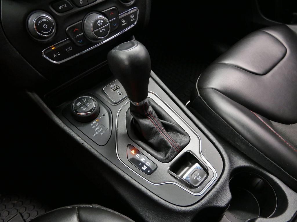 Thumbnail: 2022 Jeep Cherokee - 40