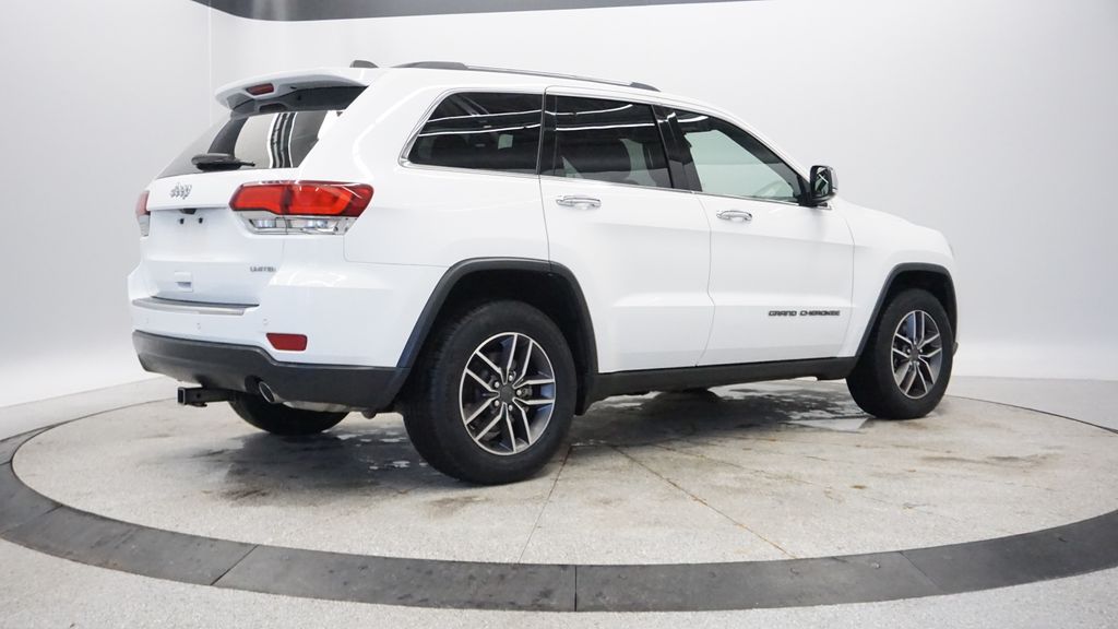 Thumbnail: 2021 Jeep Grand Cherokee - 11