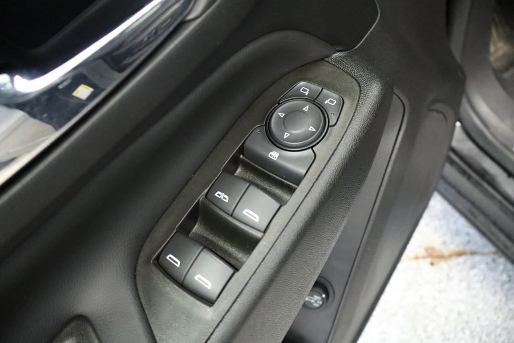 Thumbnail: 2023 Chevrolet Equinox - 32