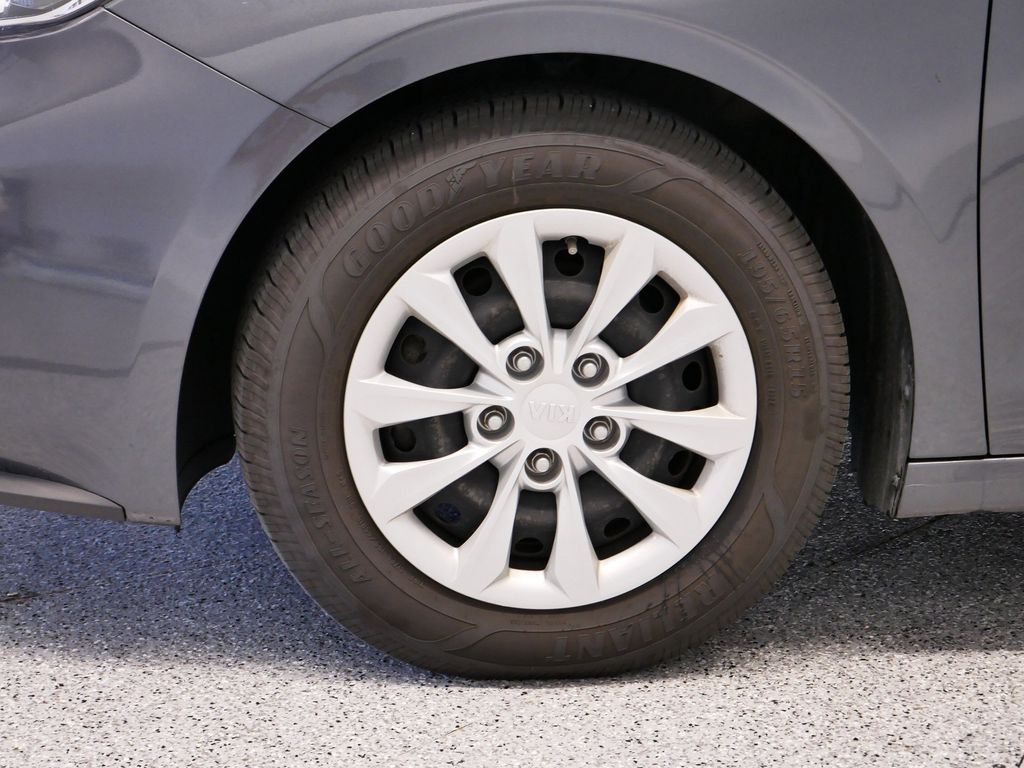 Thumbnail: 2021 Kia Forte - 13