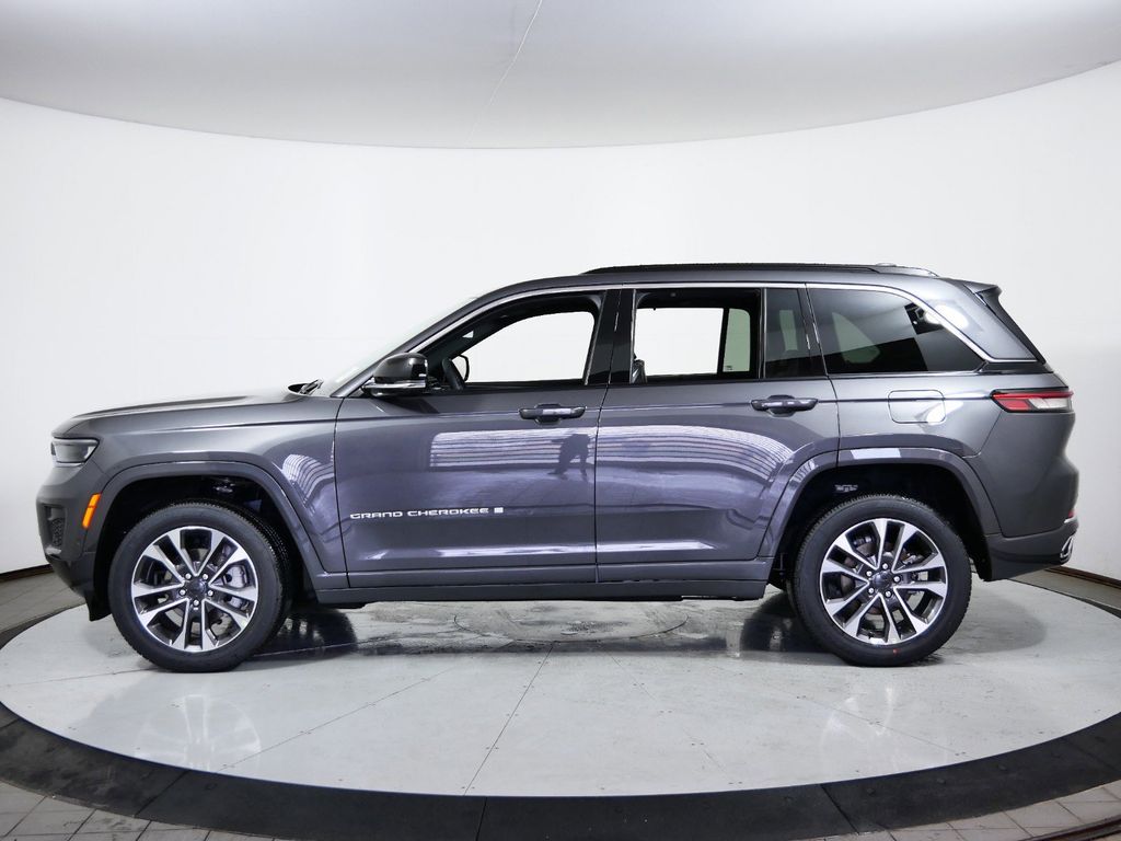 Thumbnail: 2025 Jeep Grand Cherokee - 16