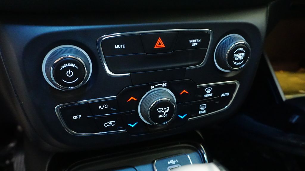 Thumbnail: 2019 Jeep Compass - 33