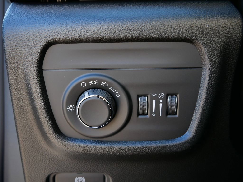 Thumbnail: 2025 Jeep Grand Cherokee - 25