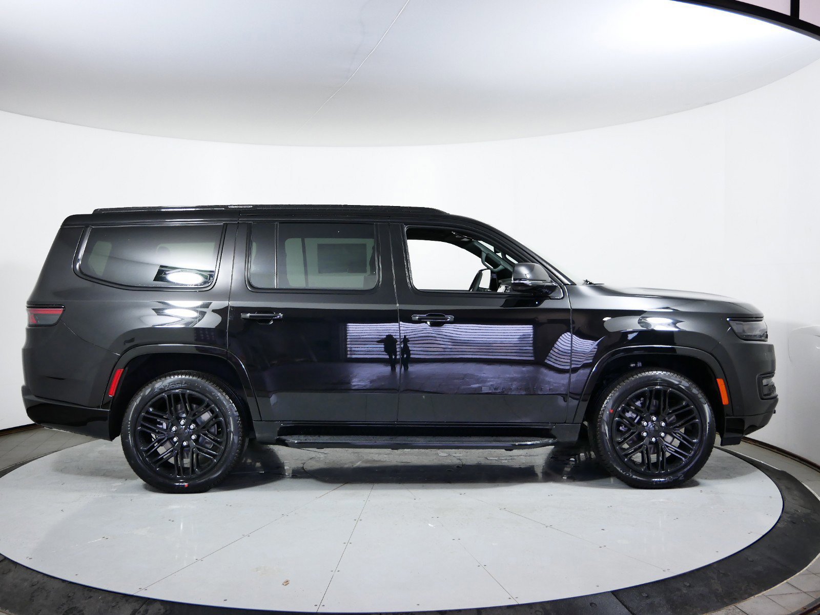 Thumbnail: 2024 Jeep Wagoneer - 7