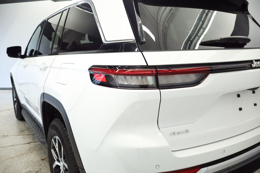 Thumbnail: 2025 Jeep Grand Cherokee - 20