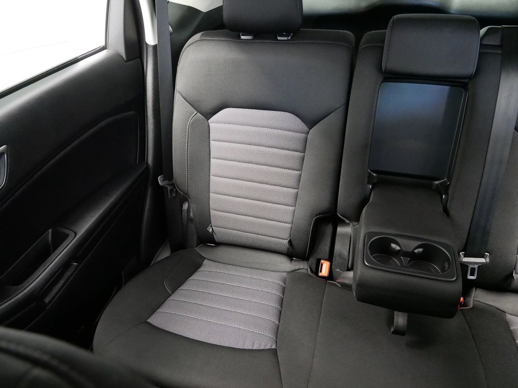 Thumbnail: 2022 Ford Edge - 24