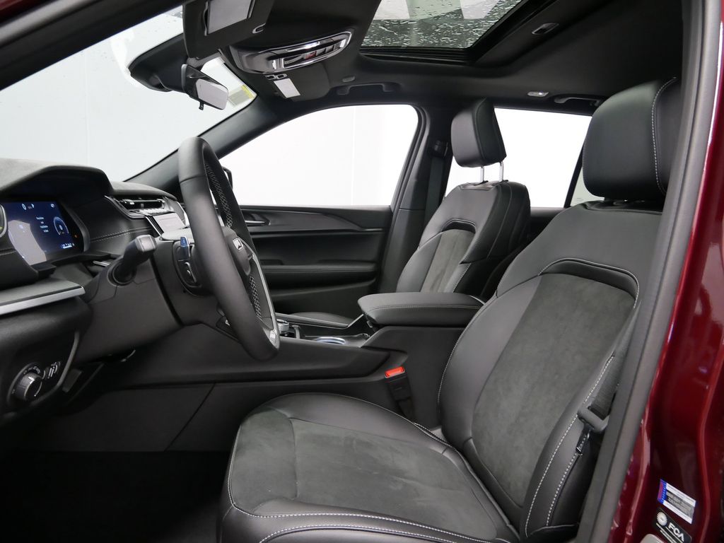 Thumbnail: 2025 Jeep Grand Cherokee - 3