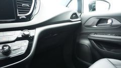 Thumbnail: 2026 Chrysler Voyager - 21