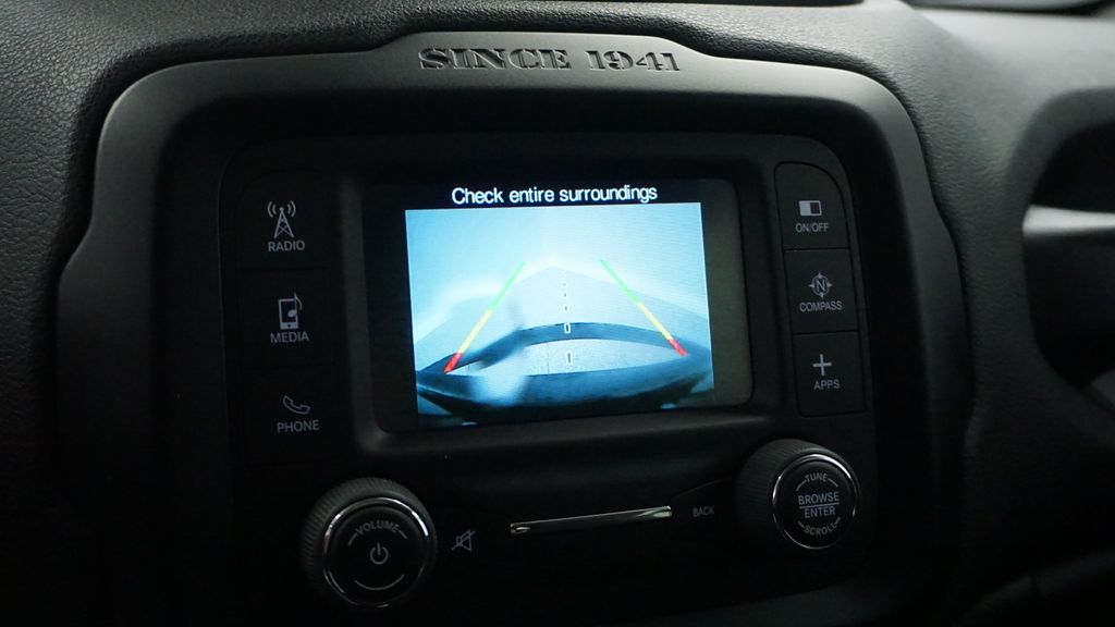 Thumbnail: 2016 Jeep Renegade - 44