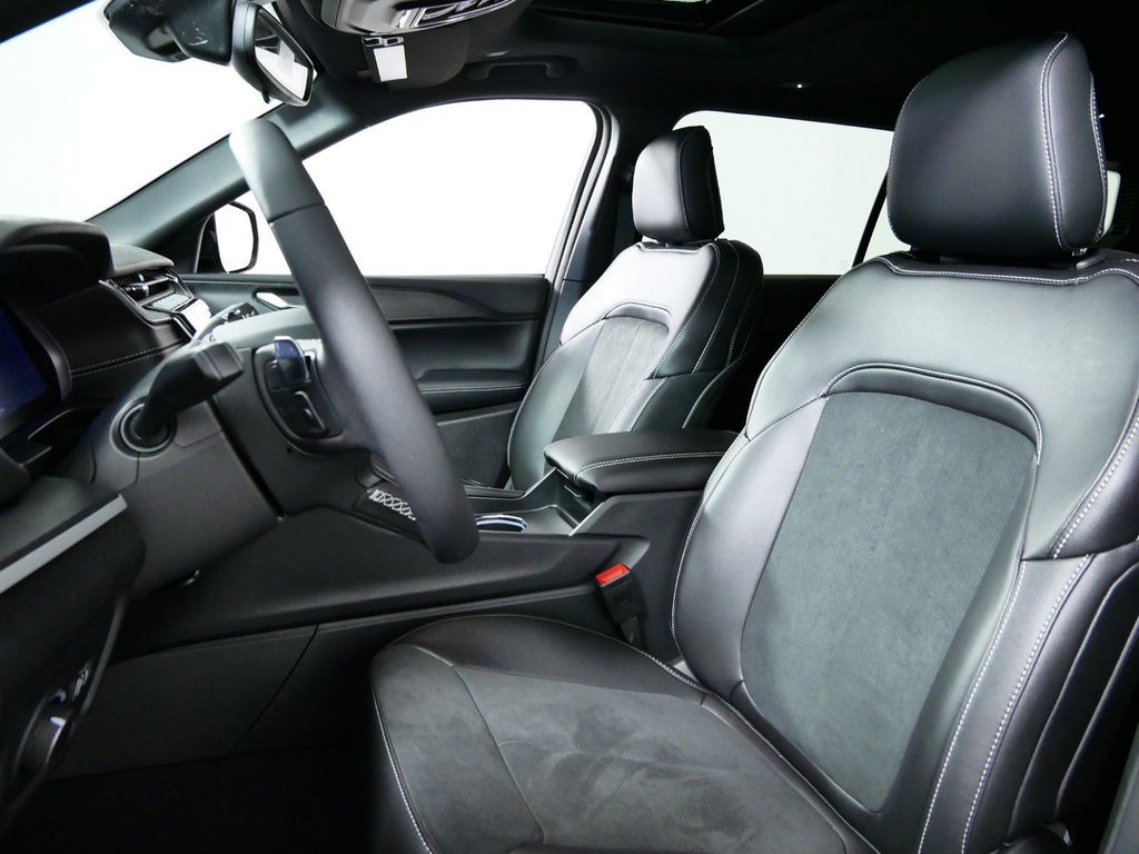 Thumbnail: 2025 Jeep Grand Cherokee L - 31