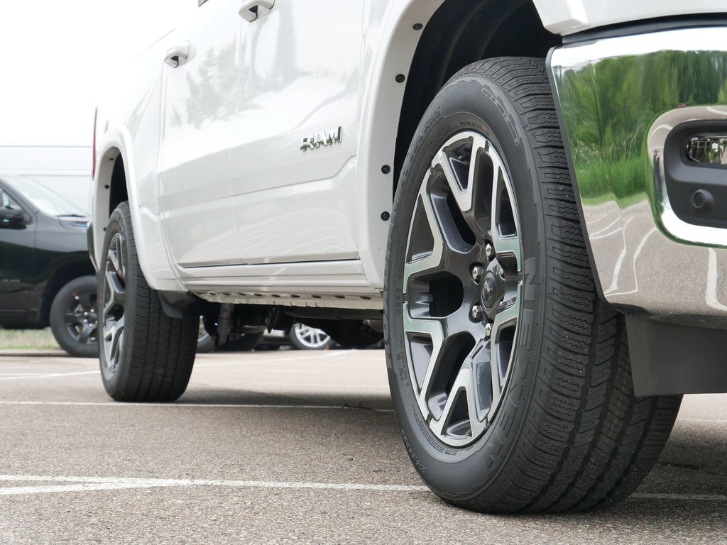 Thumbnail: 2025 RAM 1500 - 8