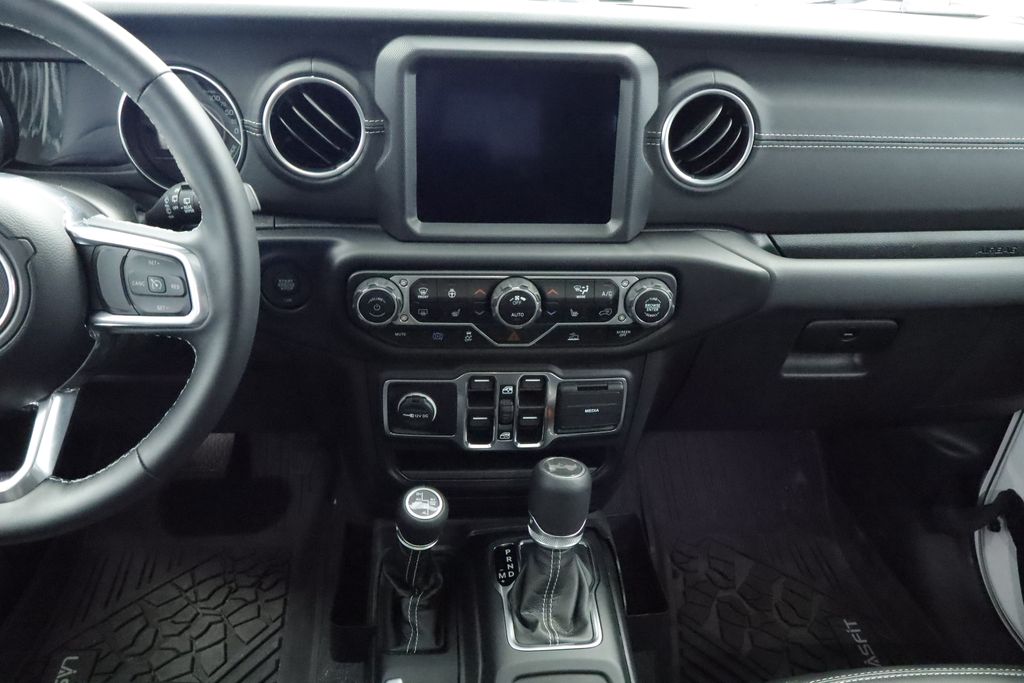 Thumbnail: 2023 Jeep Wrangler - 25