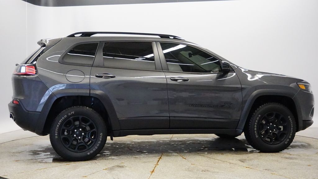 Thumbnail: 2022 Jeep Cherokee - 8