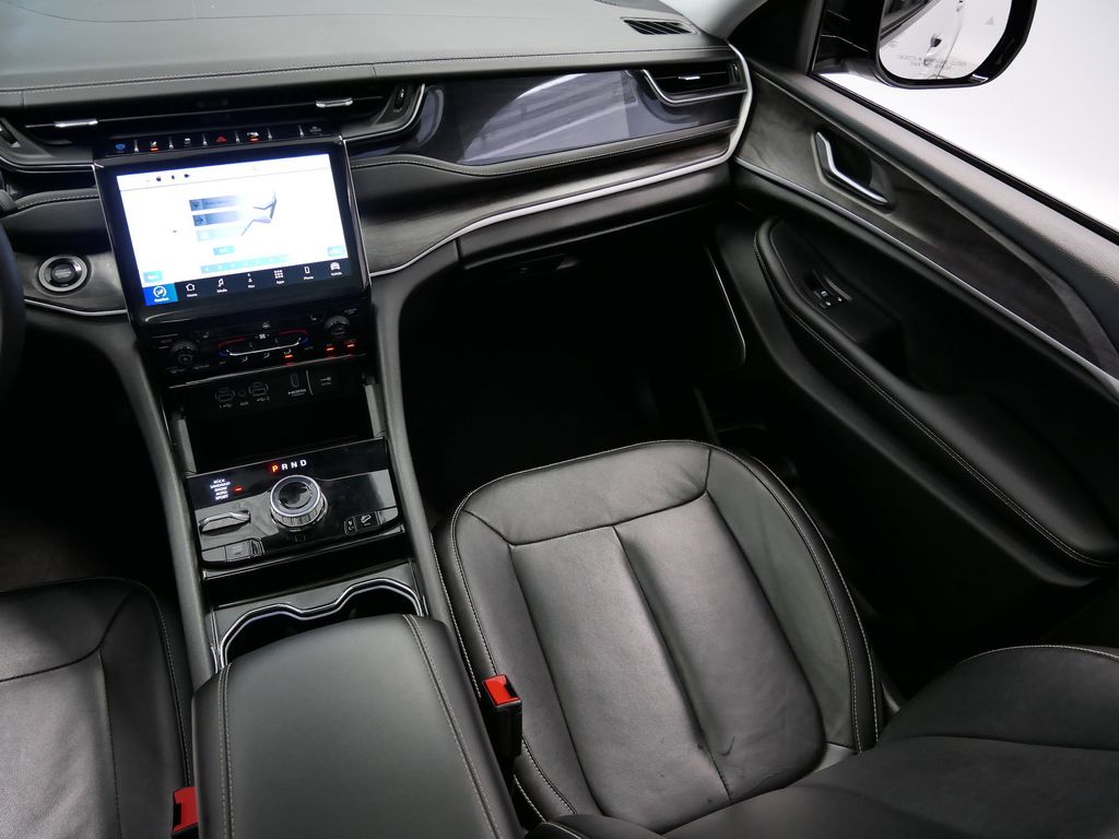 Thumbnail: 2022 Jeep Grand Cherokee - 21