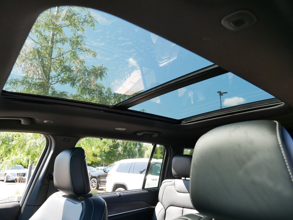 Thumbnail: 2025 Jeep Grand Cherokee L - 24