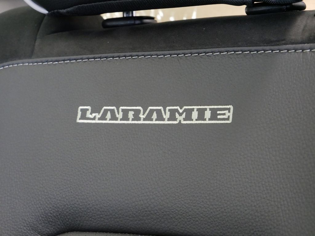 Thumbnail: 2026 RAM 1500 - 4