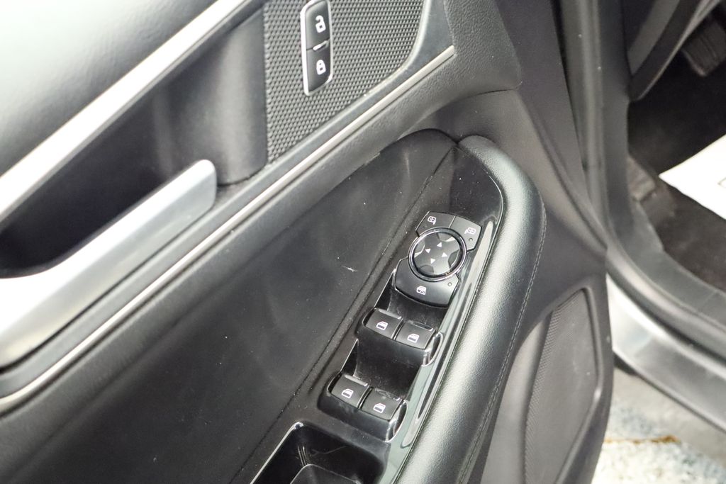 Thumbnail: 2020 Ford Edge - 29