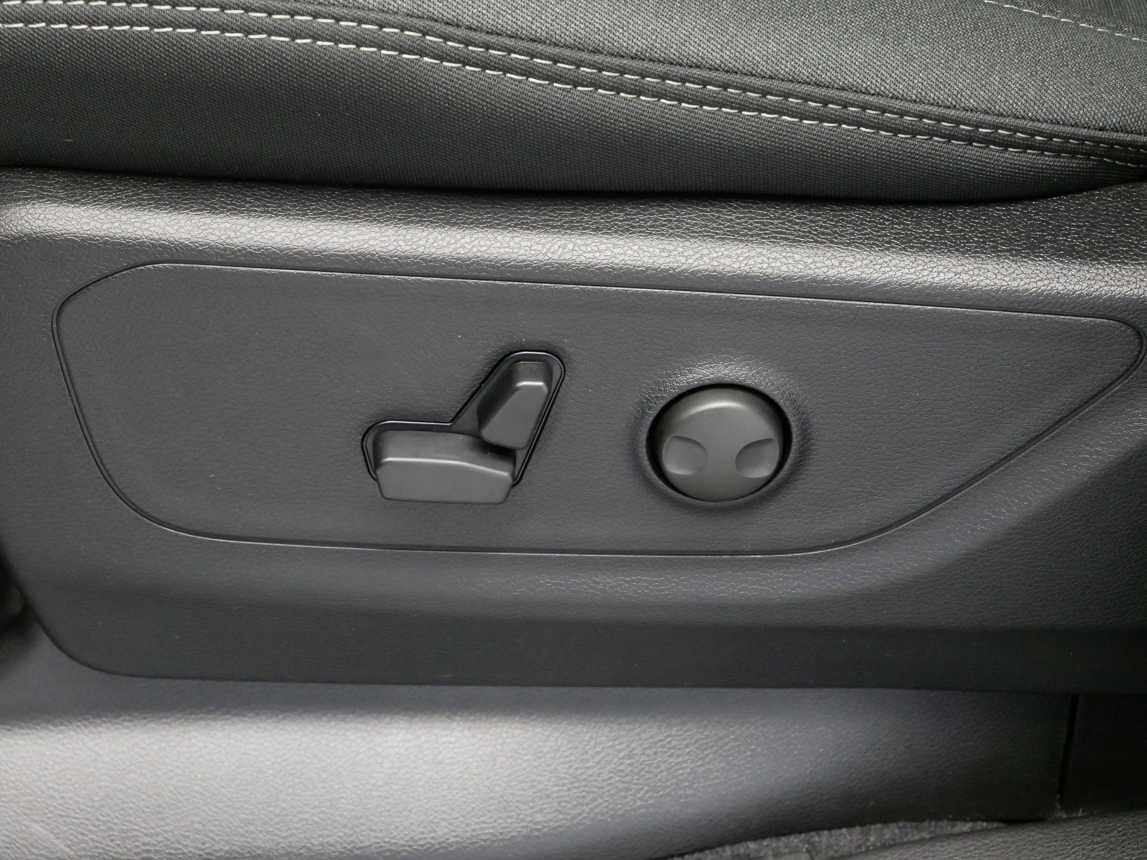 Thumbnail: 2026 RAM 1500 - 21