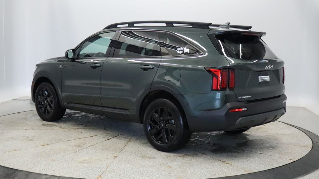 Thumbnail: 2023 Kia Sorento - 3