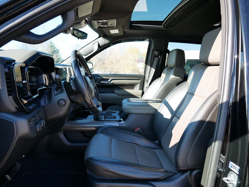 Thumbnail: 2022 Chevrolet Silverado 1500 - 3