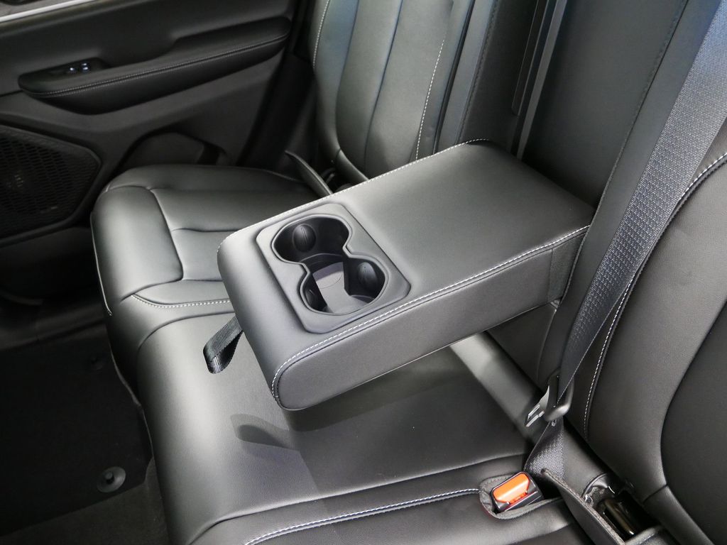 Thumbnail: 2025 Jeep Grand Cherokee - 9